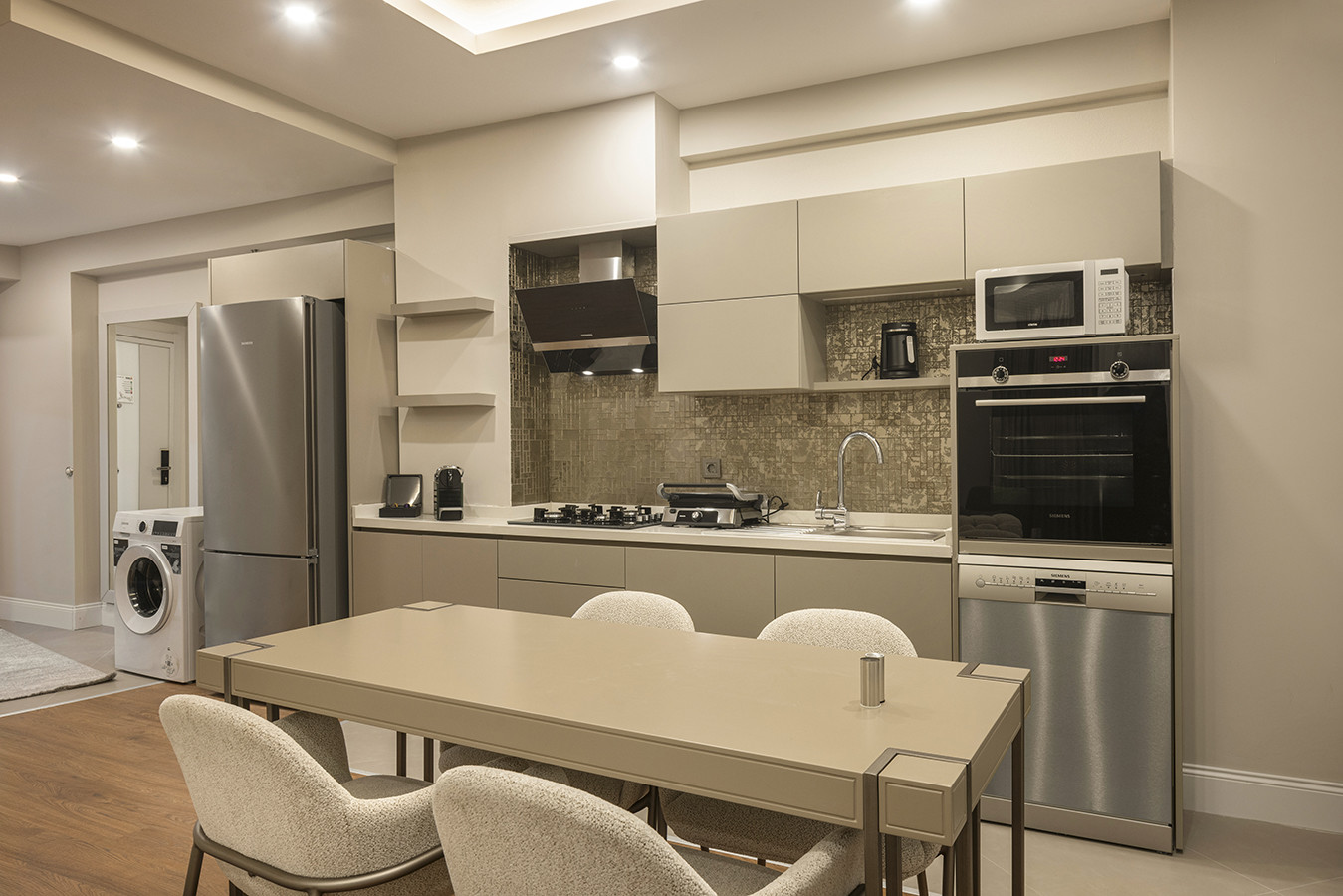 Family Executive Suite / 2 BR