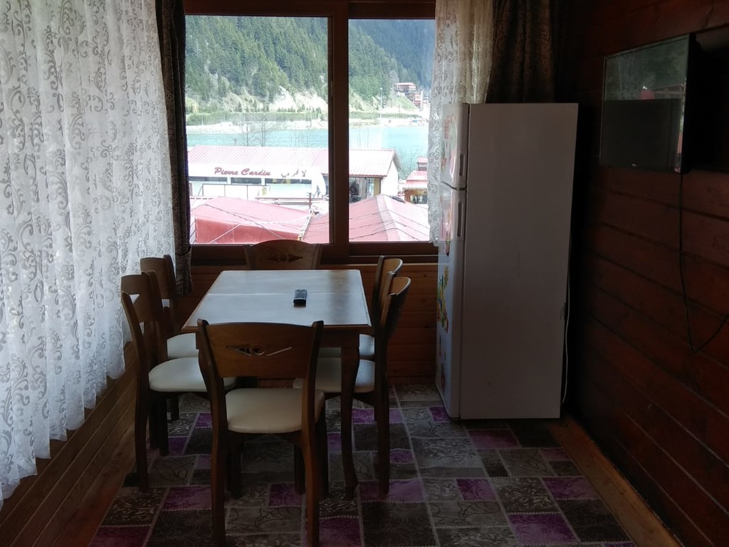 BEŞ EVLER APART 3+1 Göl Manzaralı Daire