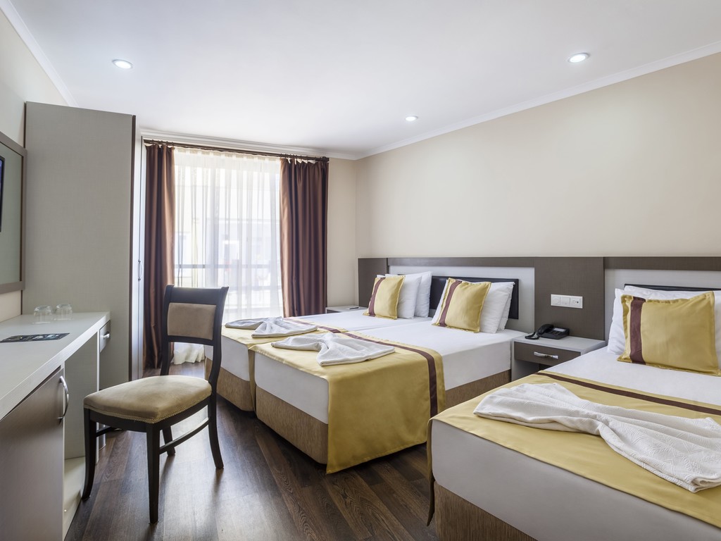 Triple Room