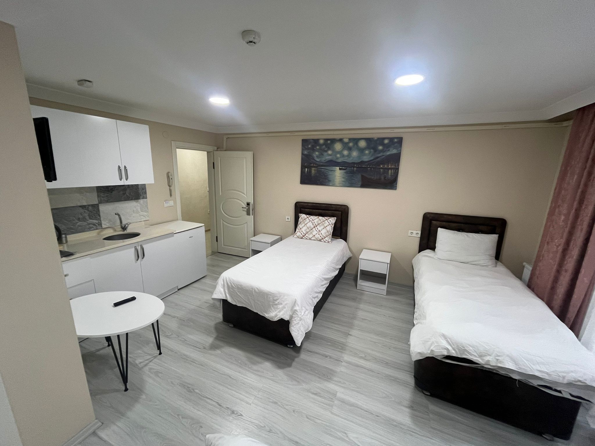 Twin Room *İki Tek Kişilik Oda*