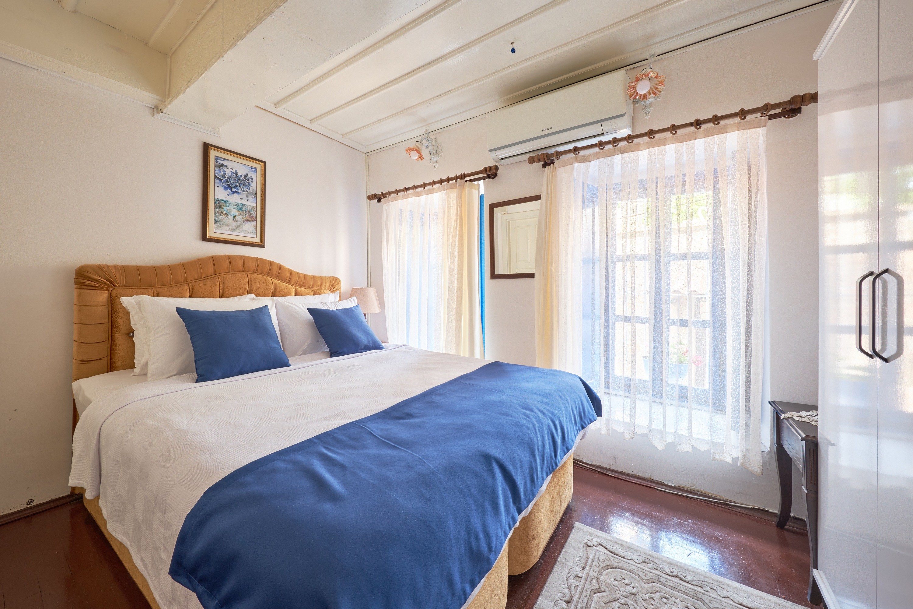 Standard Room with Street View