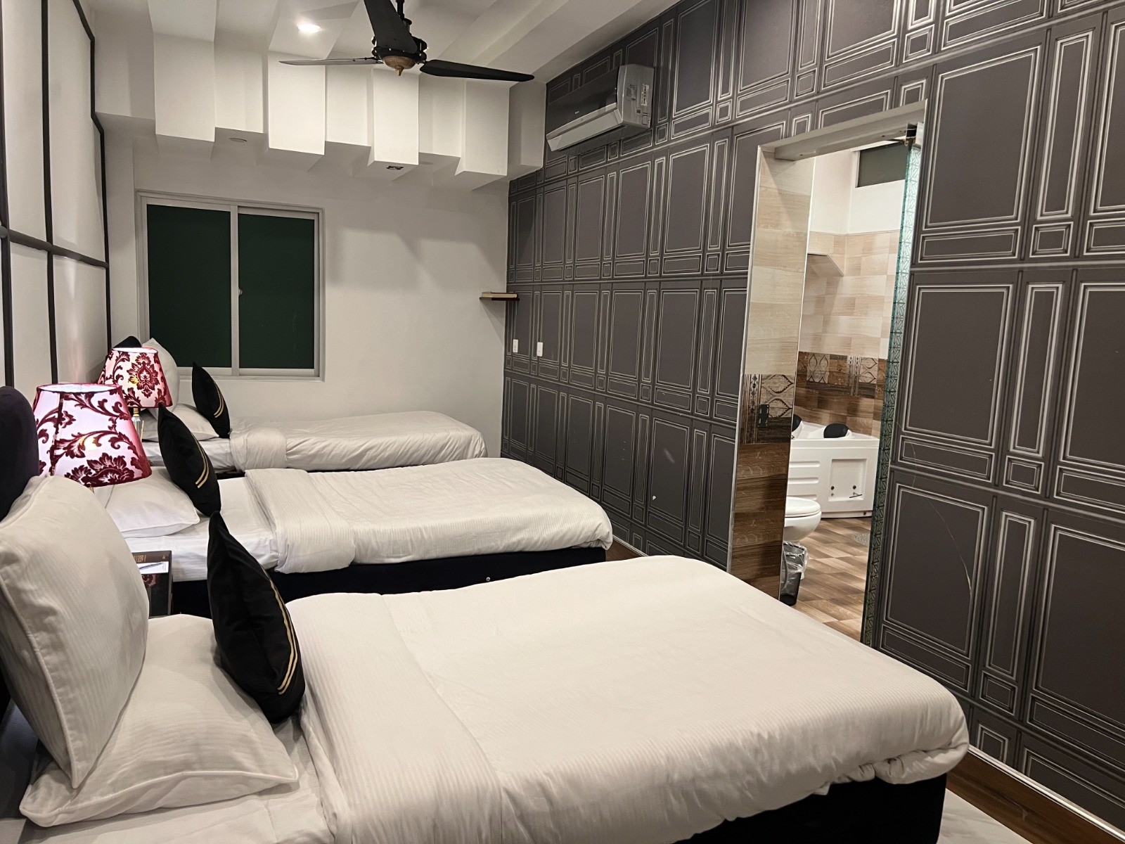 Executive Triple Room with Jacuzzi Bath