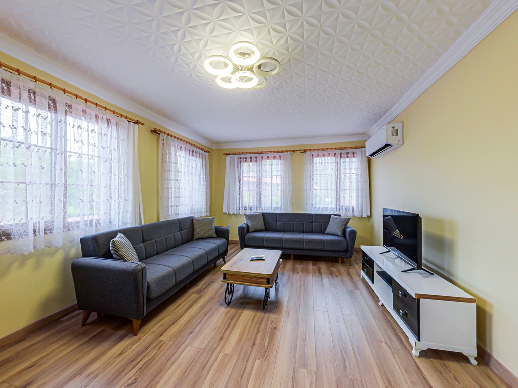 Mcora Çiftlik Evi